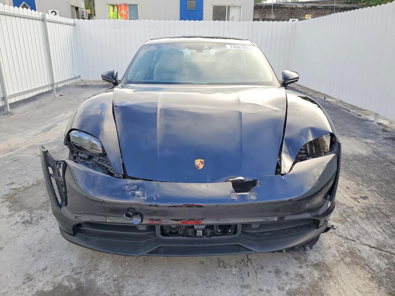 2024 PORSCHE Taycan