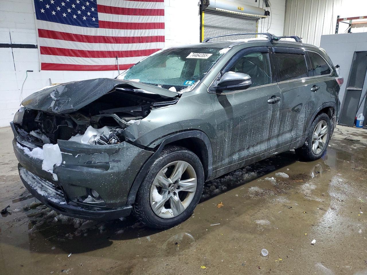 2016 TOYOTA HIGHLANDER