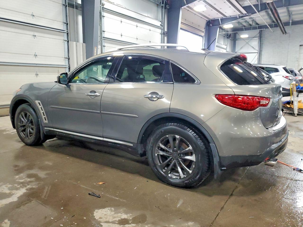 2010 INFINITI FX35