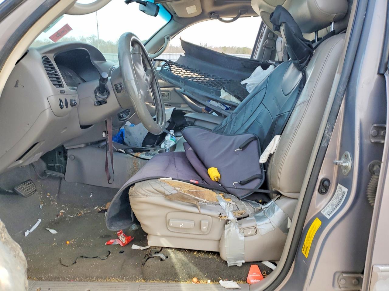 2002 TOYOTA Sequoia