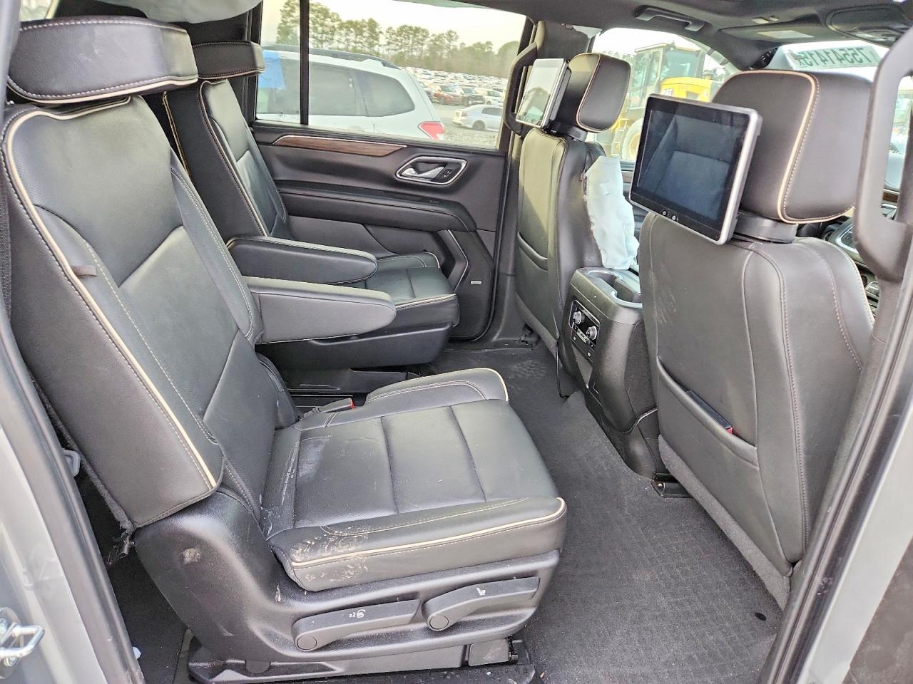 2024 CHEVROLET Suburban