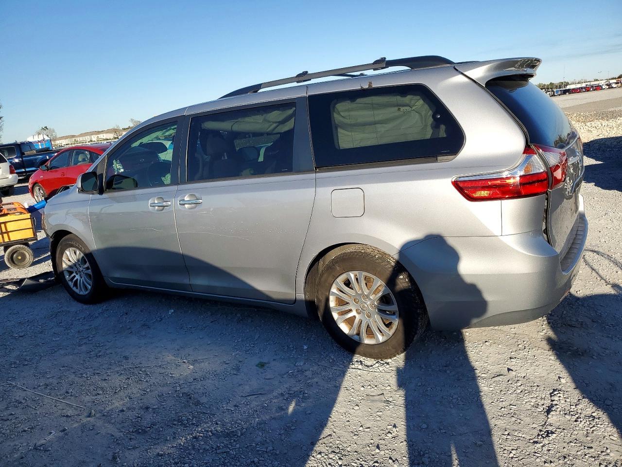 2016 TOYOTA SIENNA