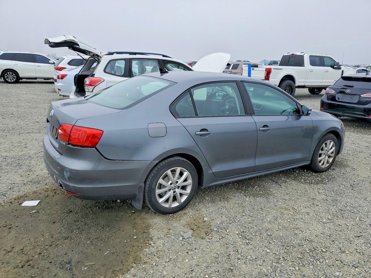 2011 VOLKSWAGEN JETTA