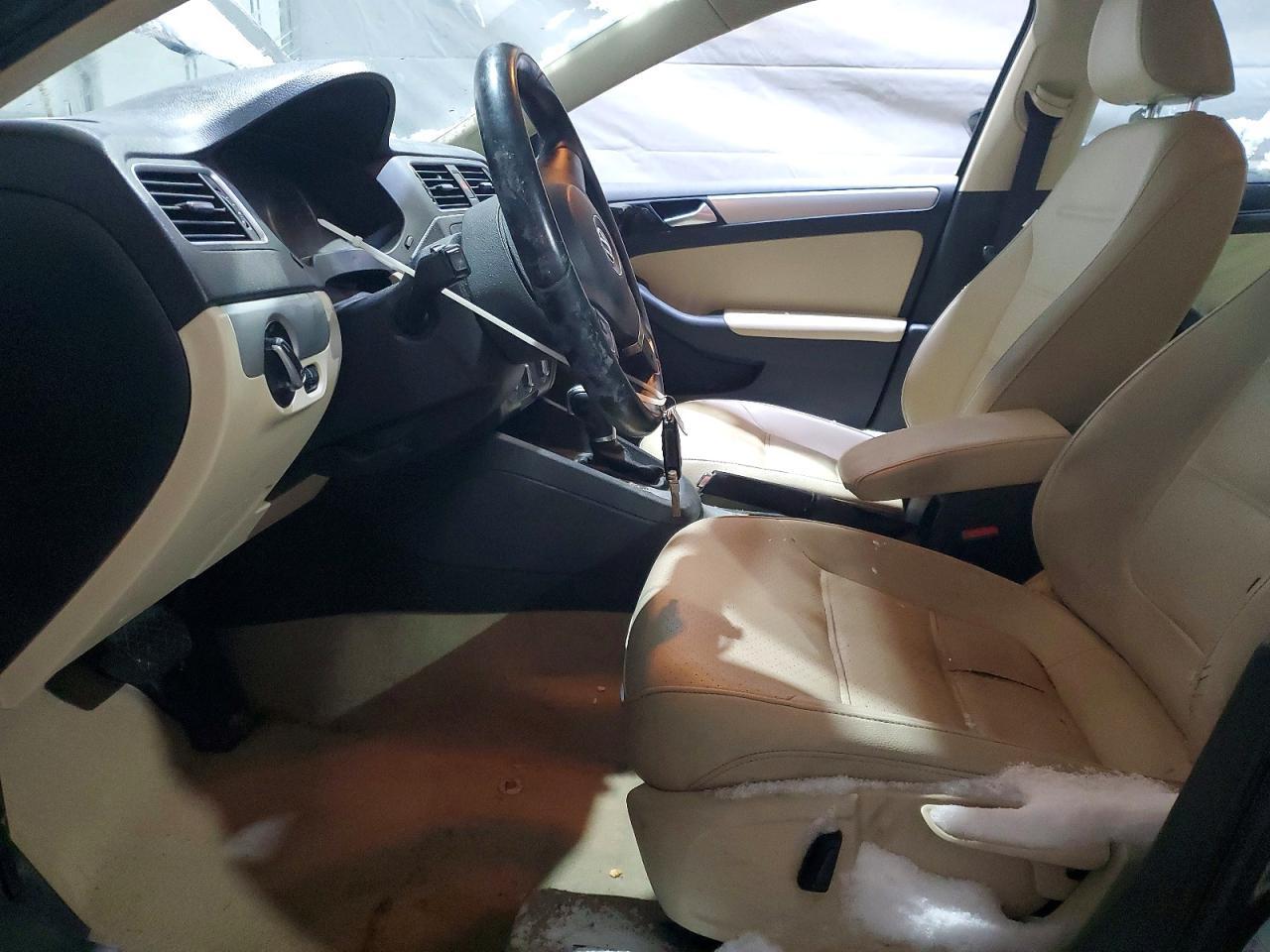 2013 VOLKSWAGEN JETTA