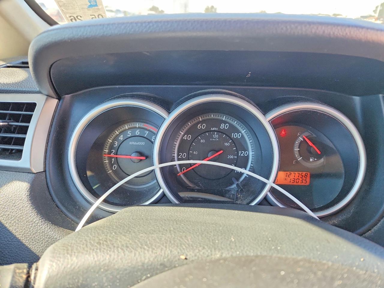 2011 NISSAN VERSA