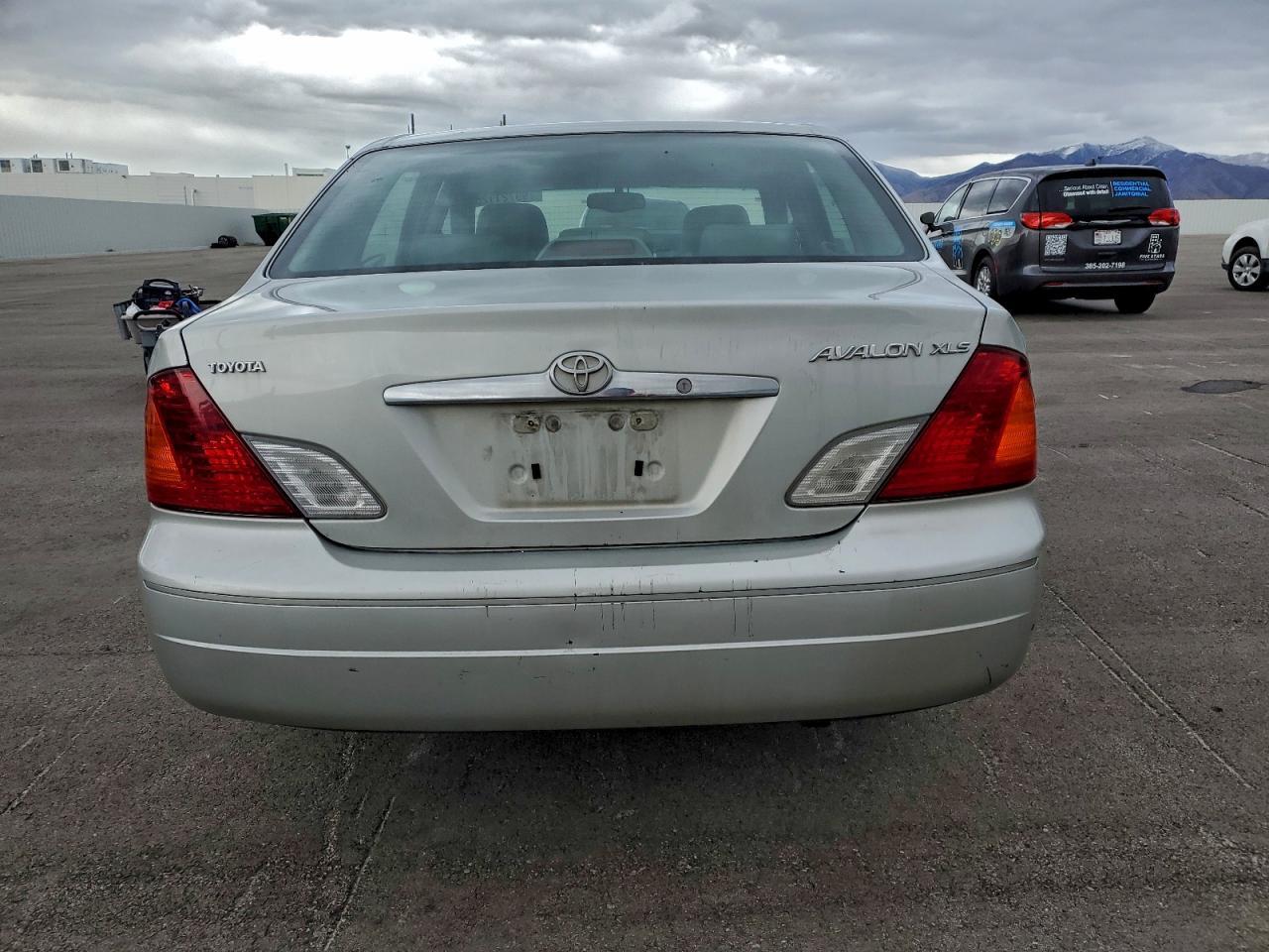2002 TOYOTA Avalon