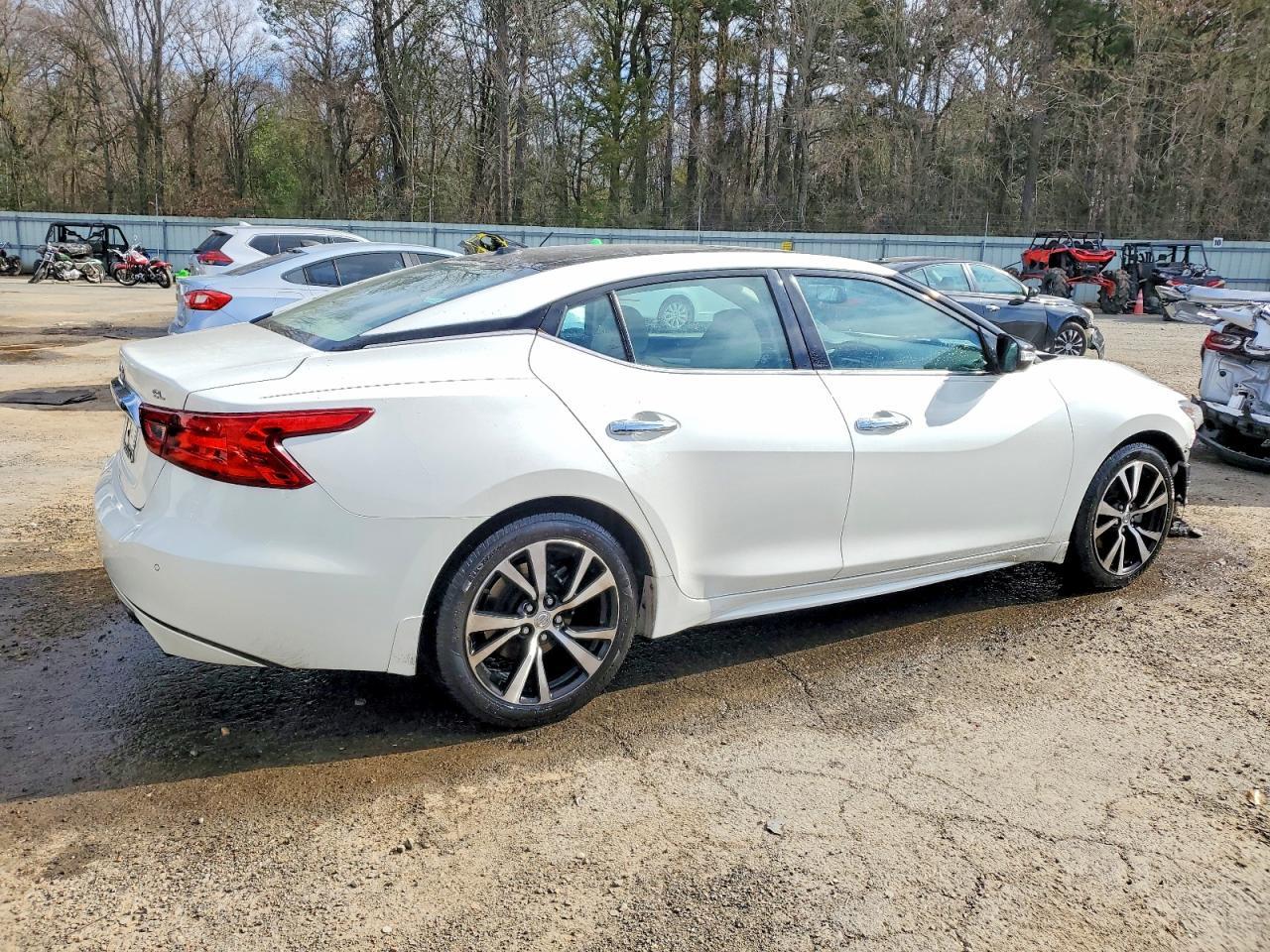 2017 NISSAN Maxima