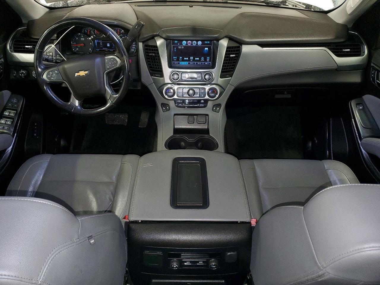 2017 CHEVROLET Suburban