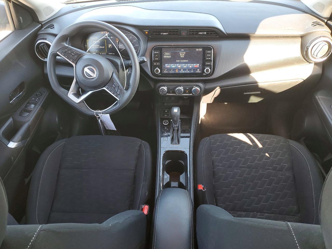 2024 NISSAN KICKS