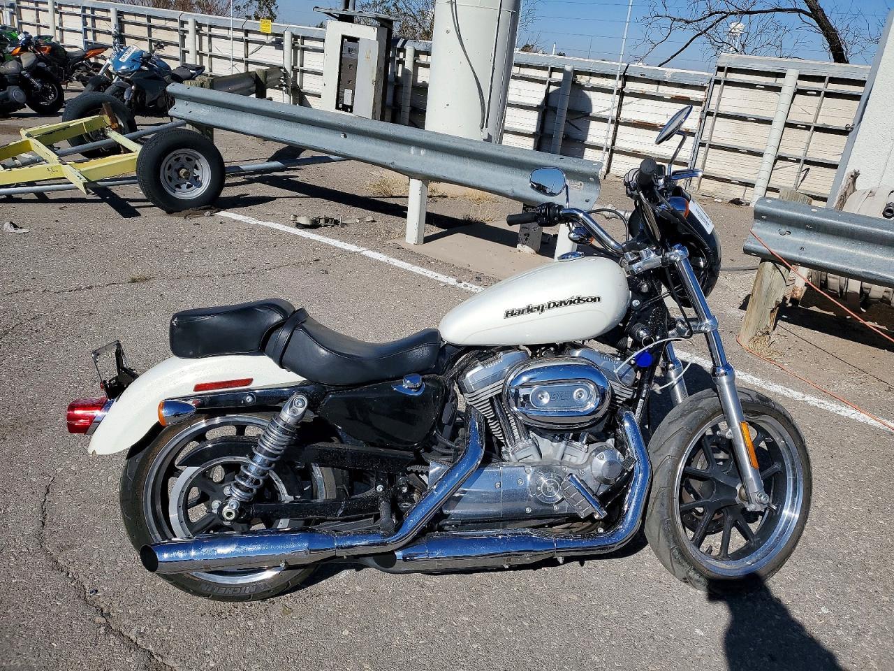 2018 HARLEY-DAVIDSON Xl883