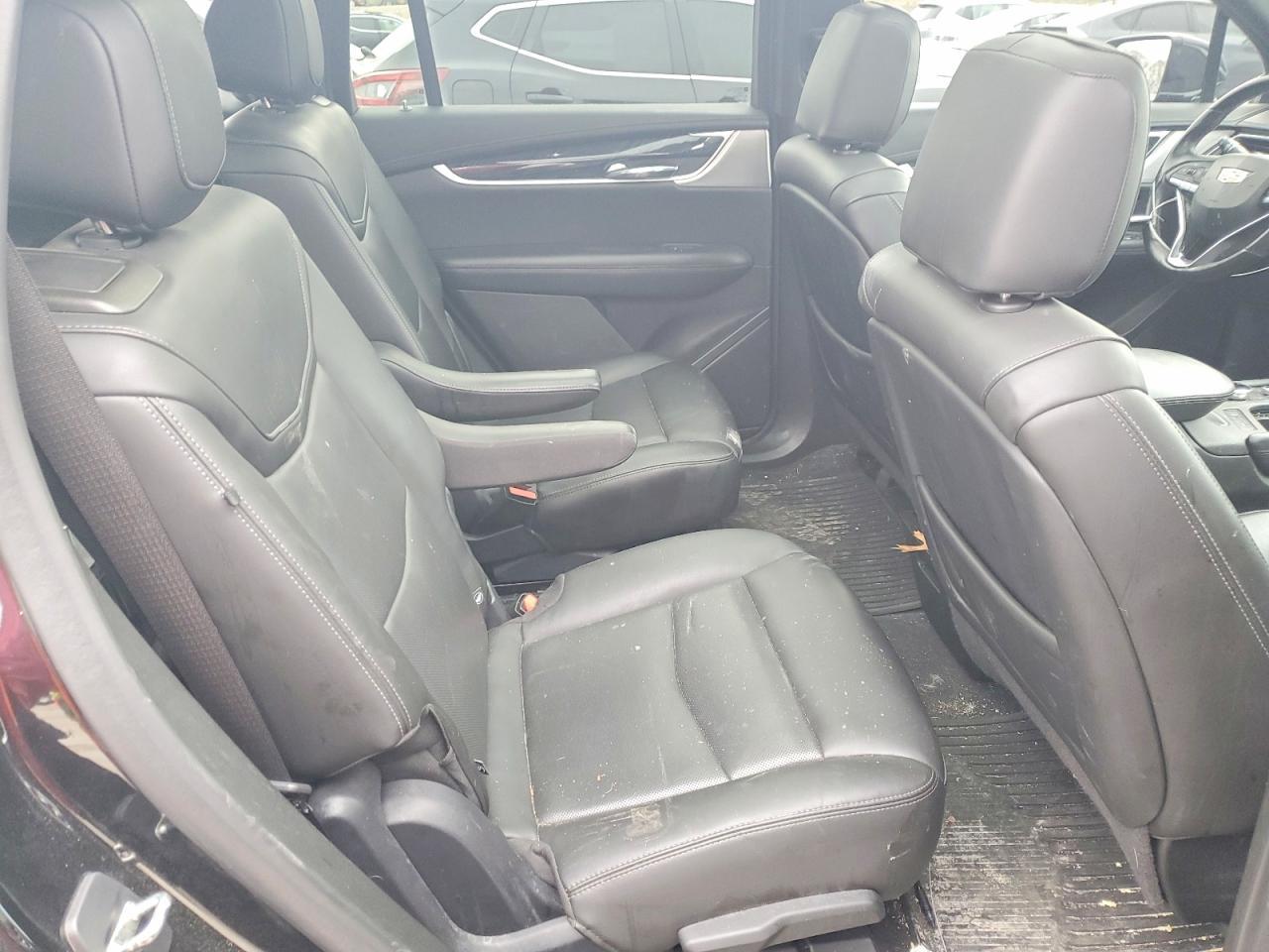 2021 CADILLAC XT6