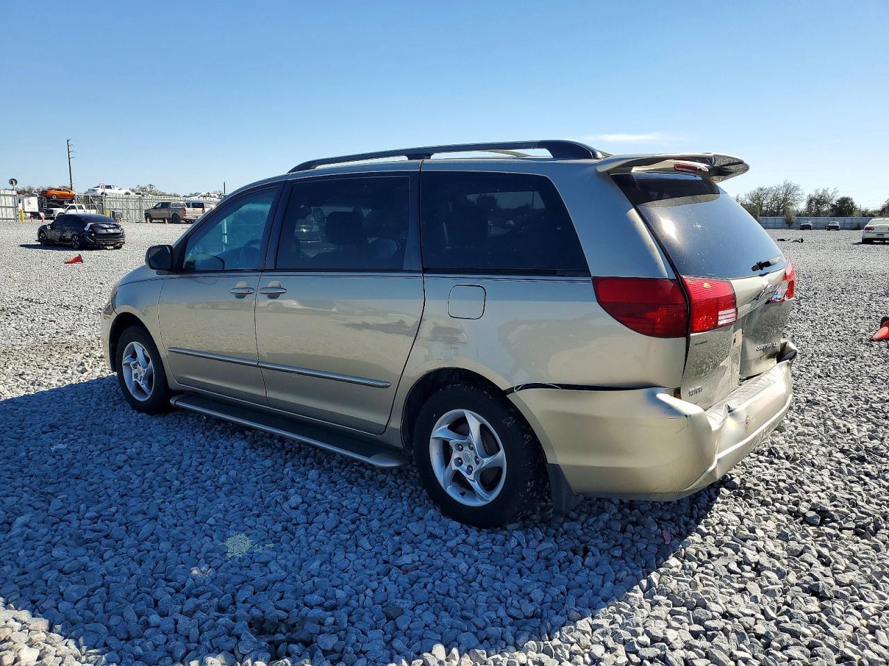 2004 TOYOTA SIENNA