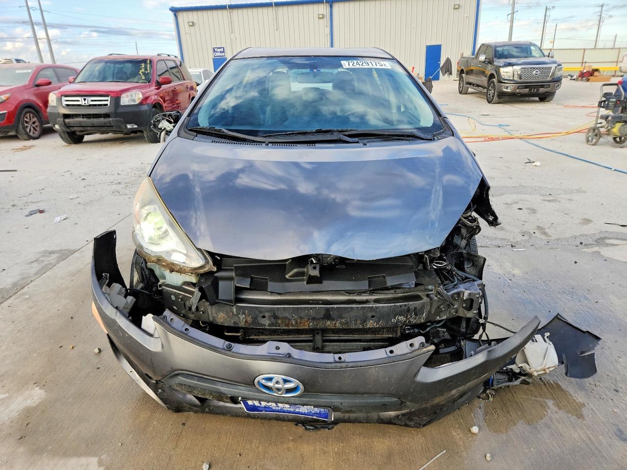 2016 TOYOTA Prius c