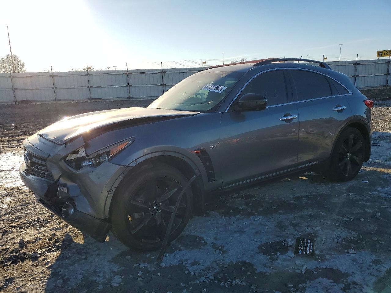 2016 INFINITI QX70