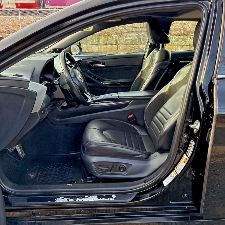 2019 TOYOTA Avalon