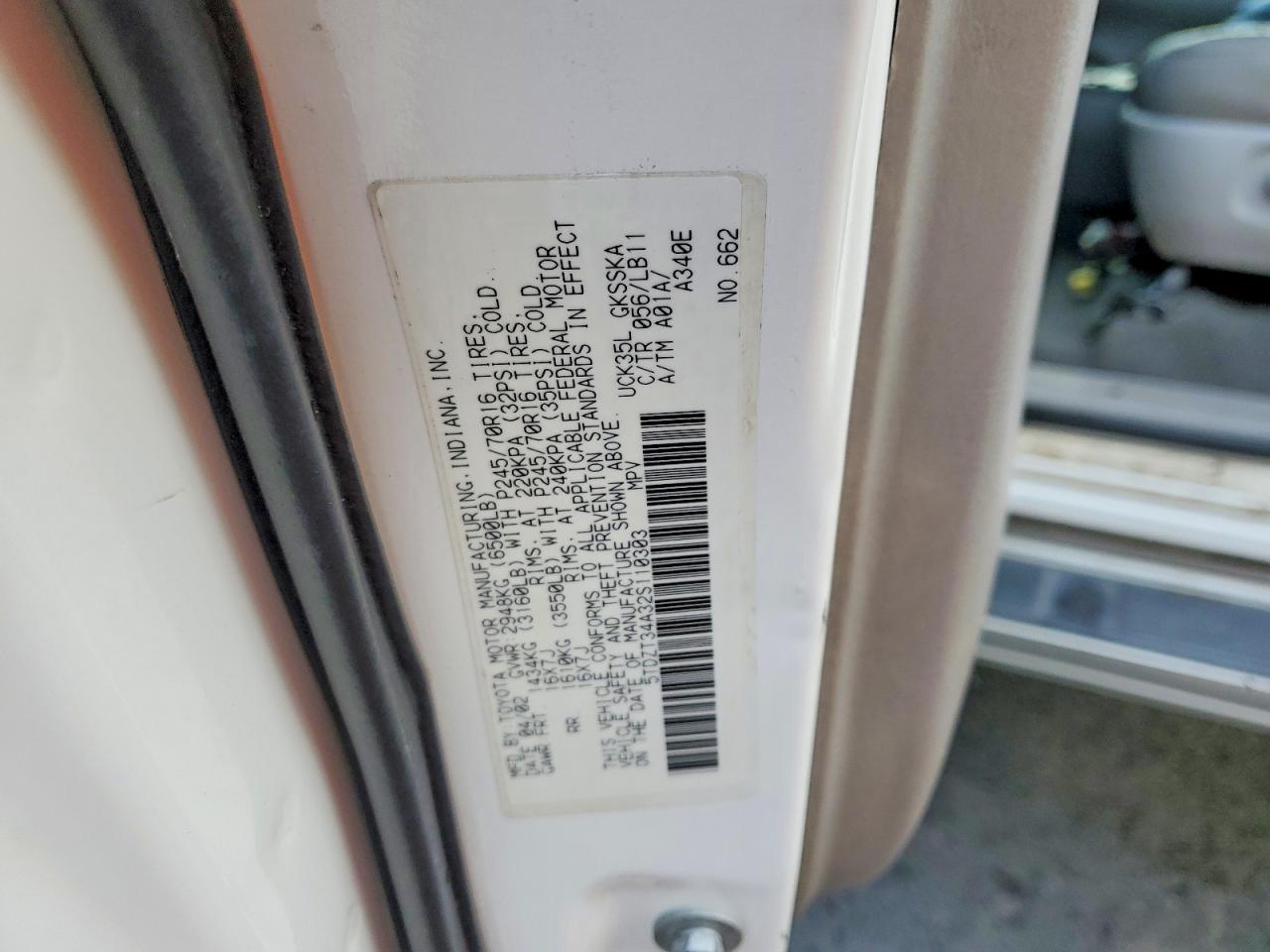 2002 TOYOTA Sequoia