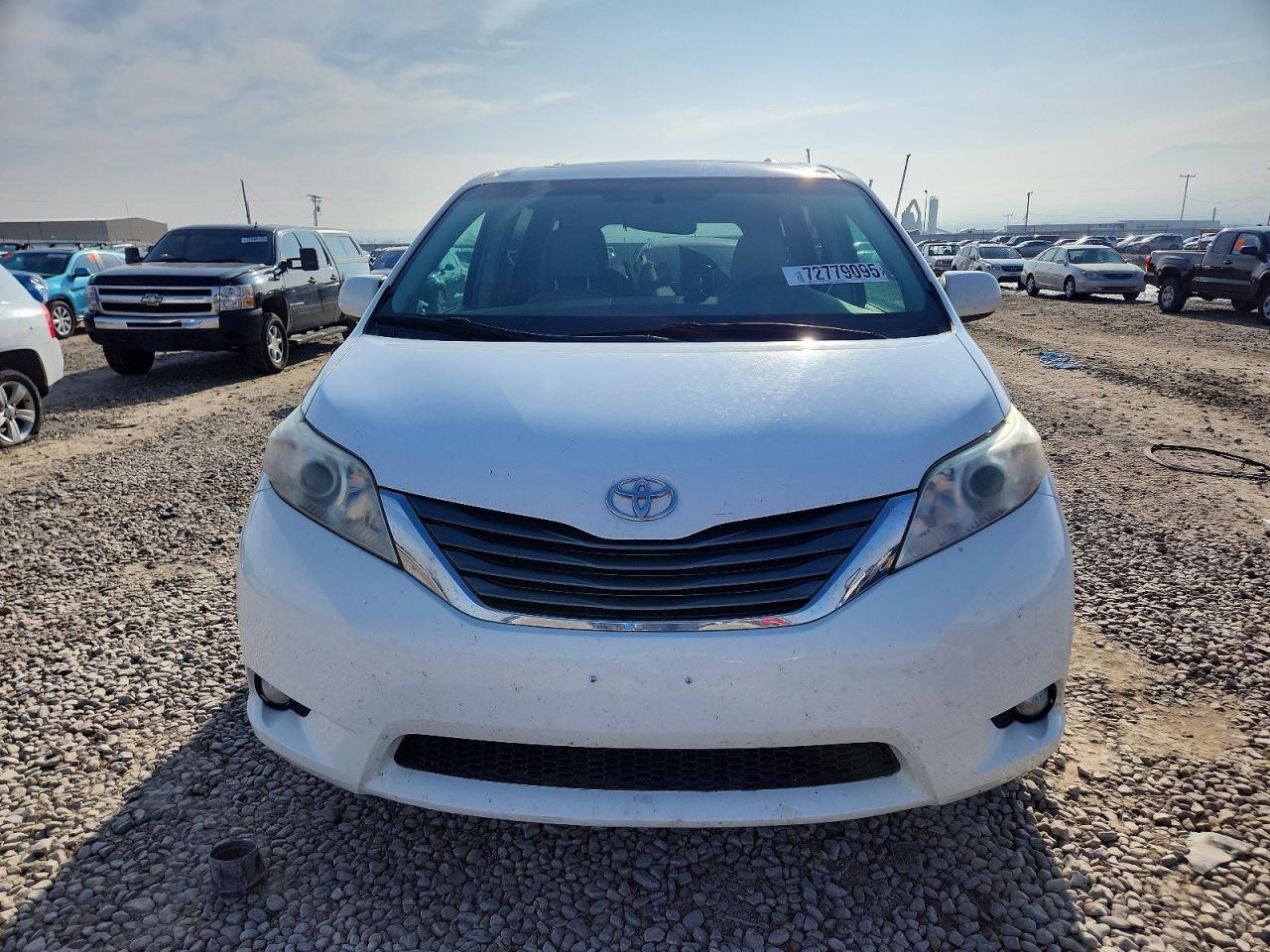 2013 TOYOTA SIENNA