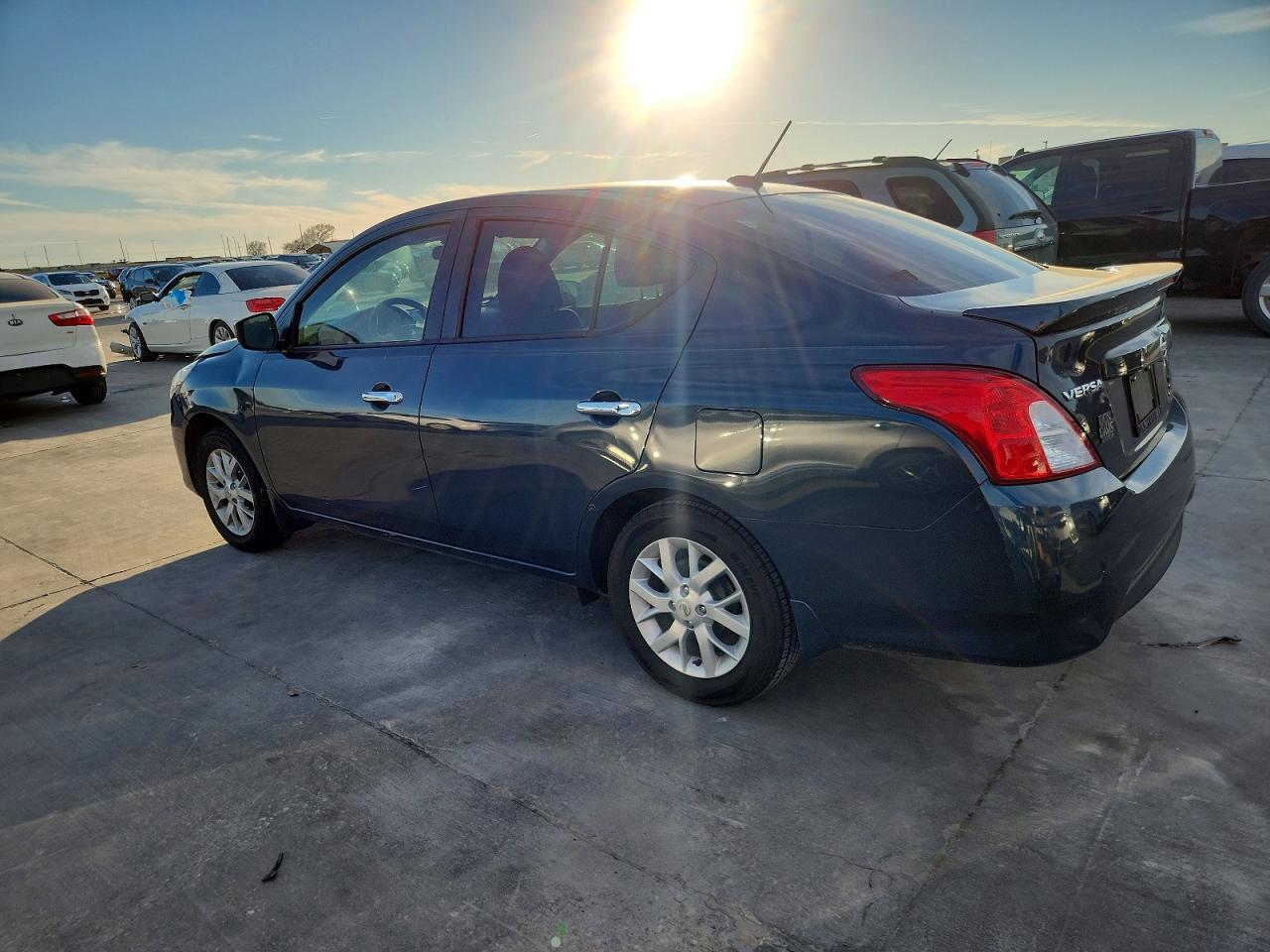 2017 NISSAN VERSA