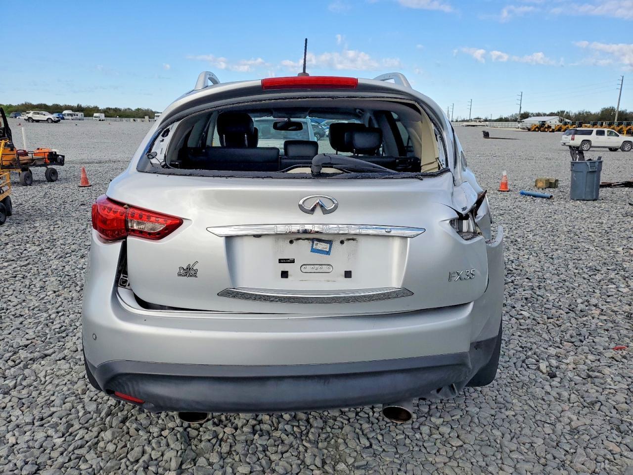 2010 INFINITI FX35