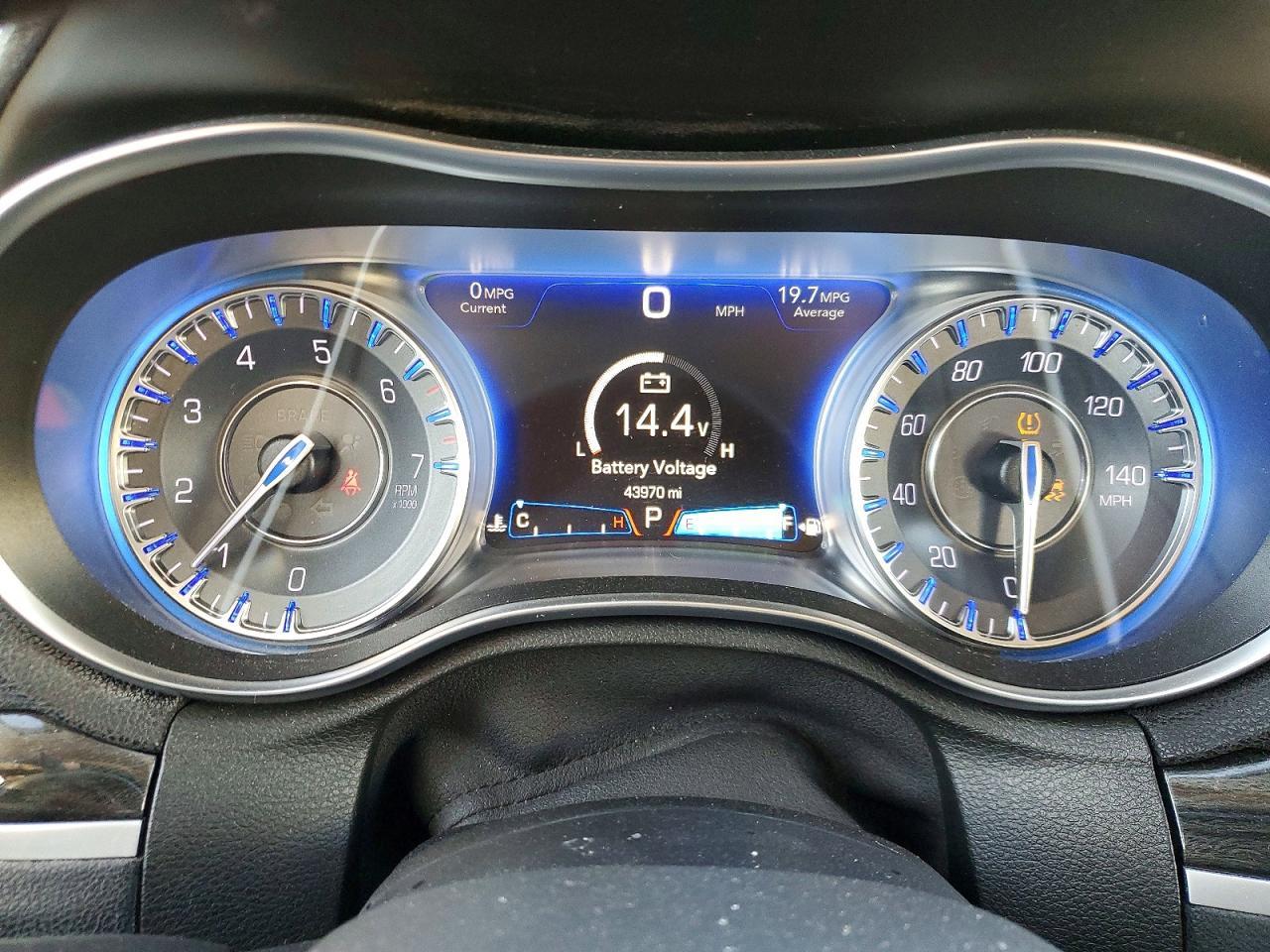 2016 CHRYSLER 300
