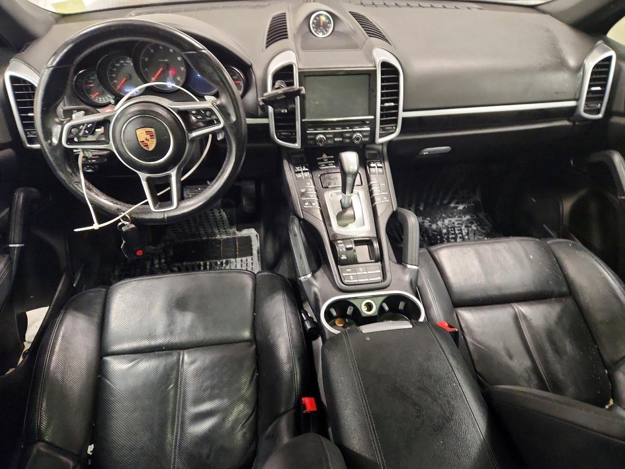 2016 PORSCHE CAYENNE