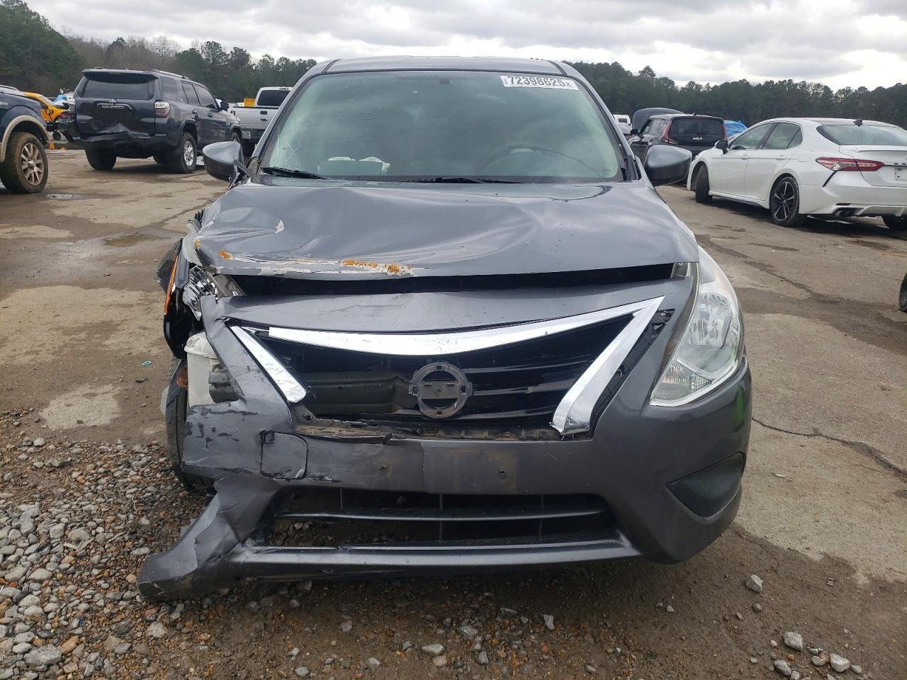 2016 NISSAN VERSA