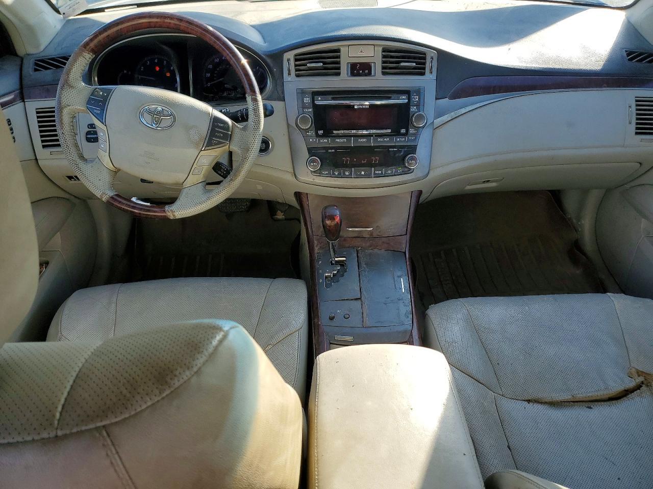2011 TOYOTA Avalon