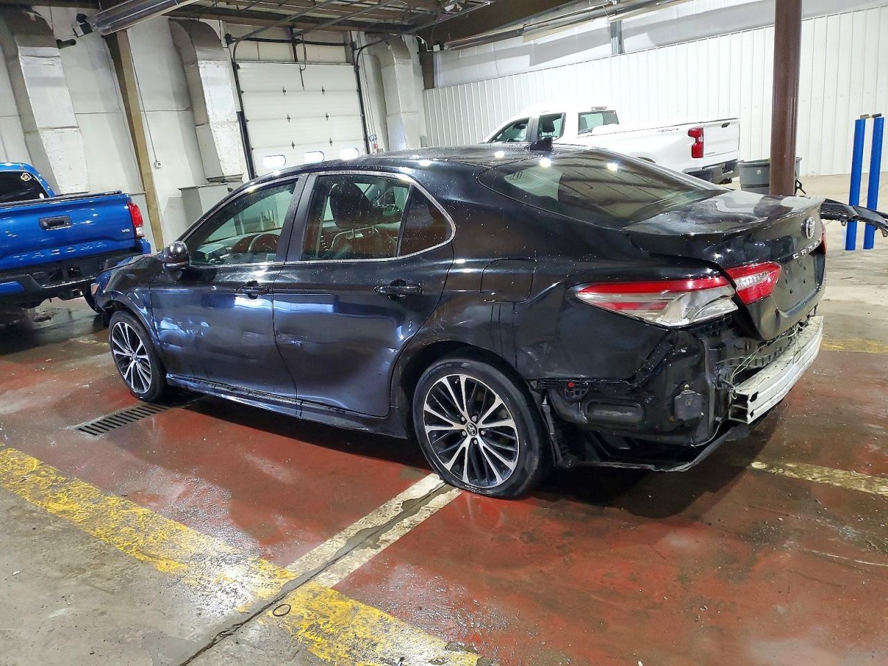 2018 TOYOTA CAMRY