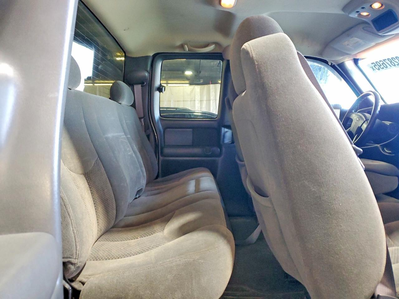 2004 CHEVROLET Silverado 2500