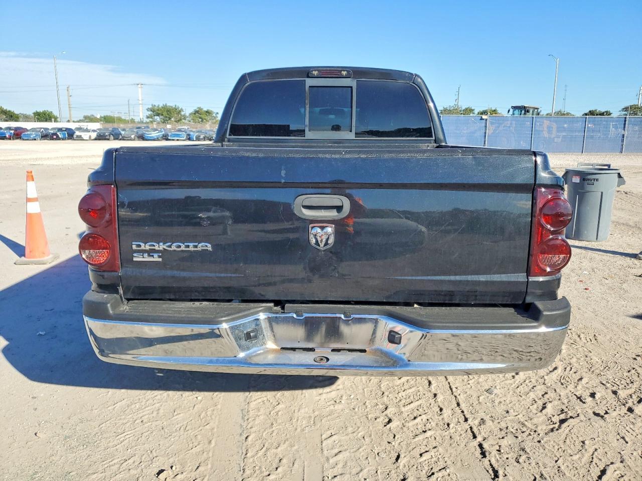 2006 DODGE Dakota