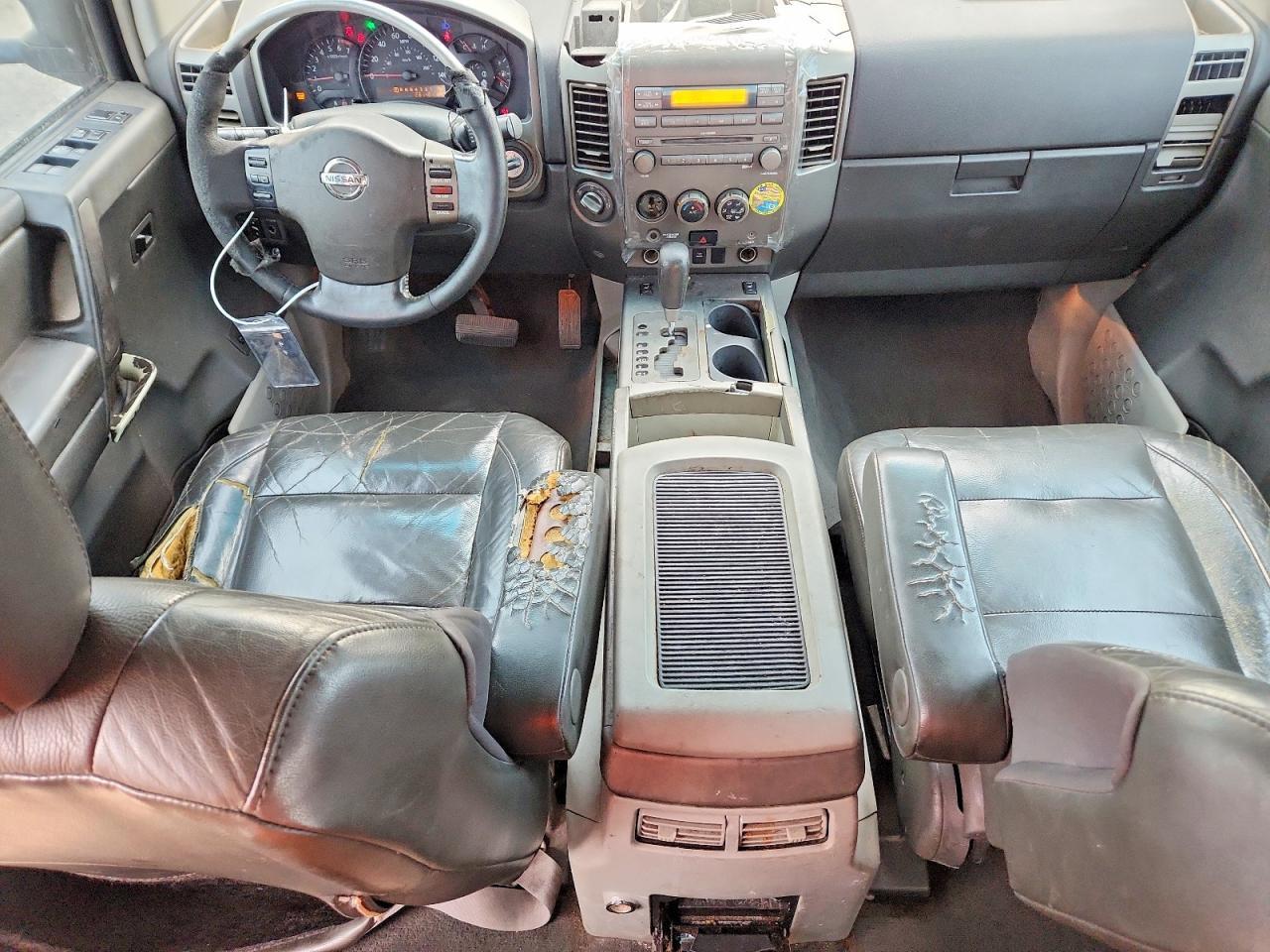 2004 NISSAN Titan