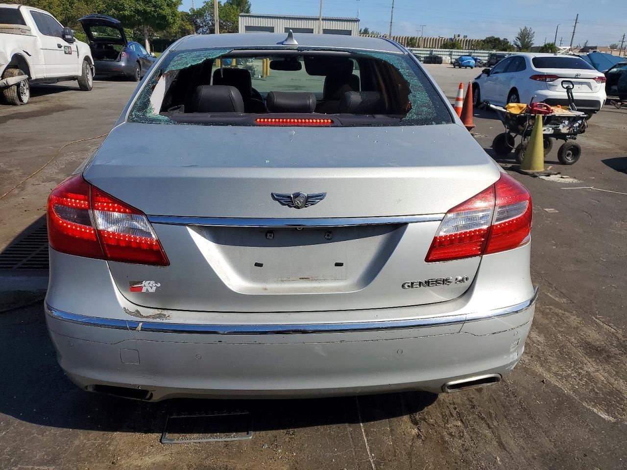 2012 HYUNDAI GENESIS