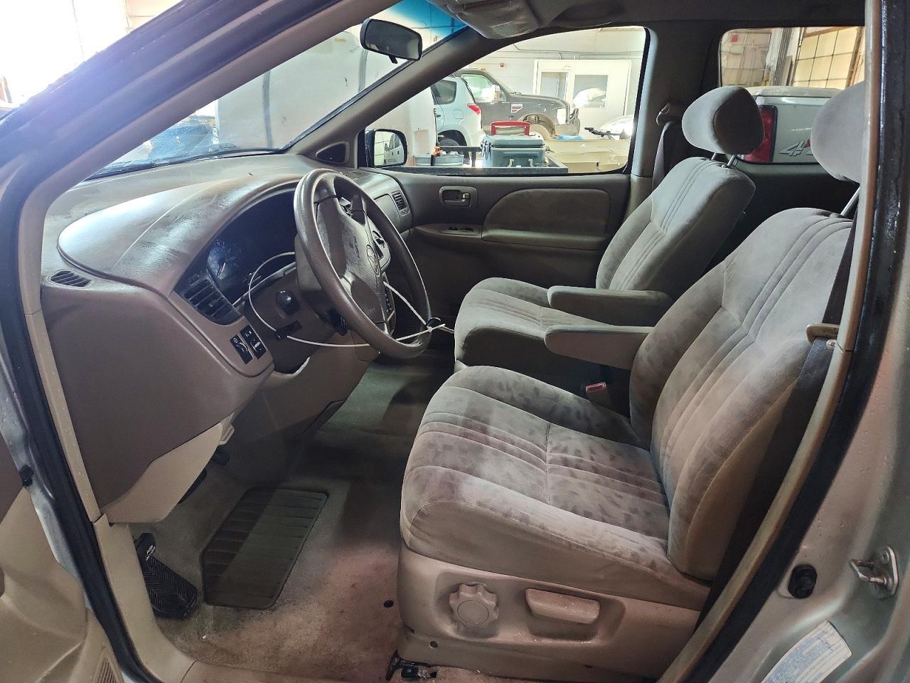 2001 TOYOTA SIENNA
