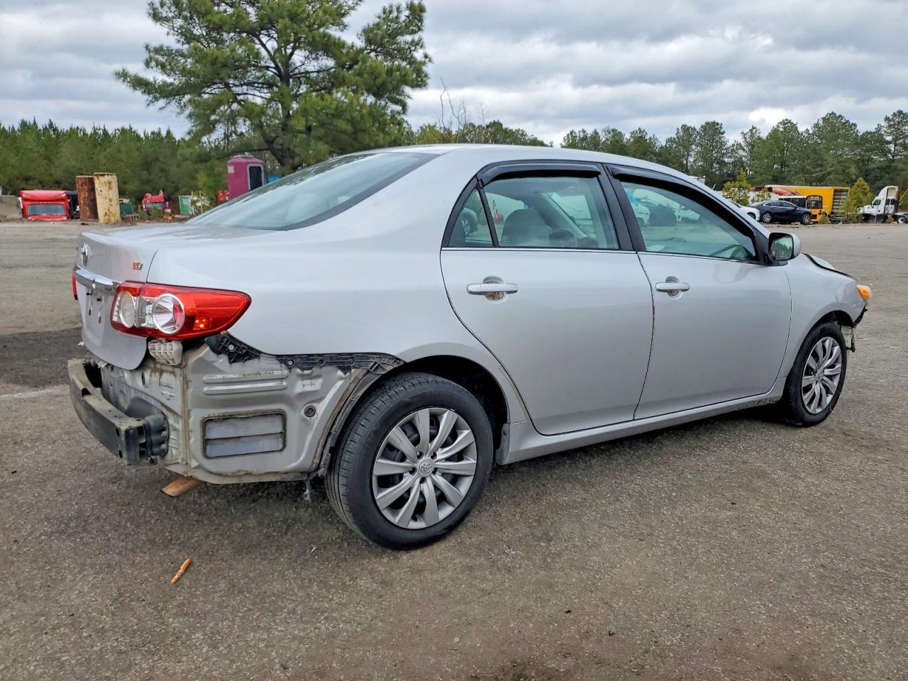 2013 TOYOTA COROLLA