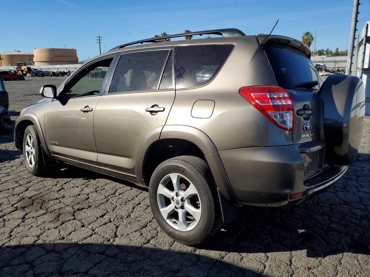 2011 TOYOTA RAV4