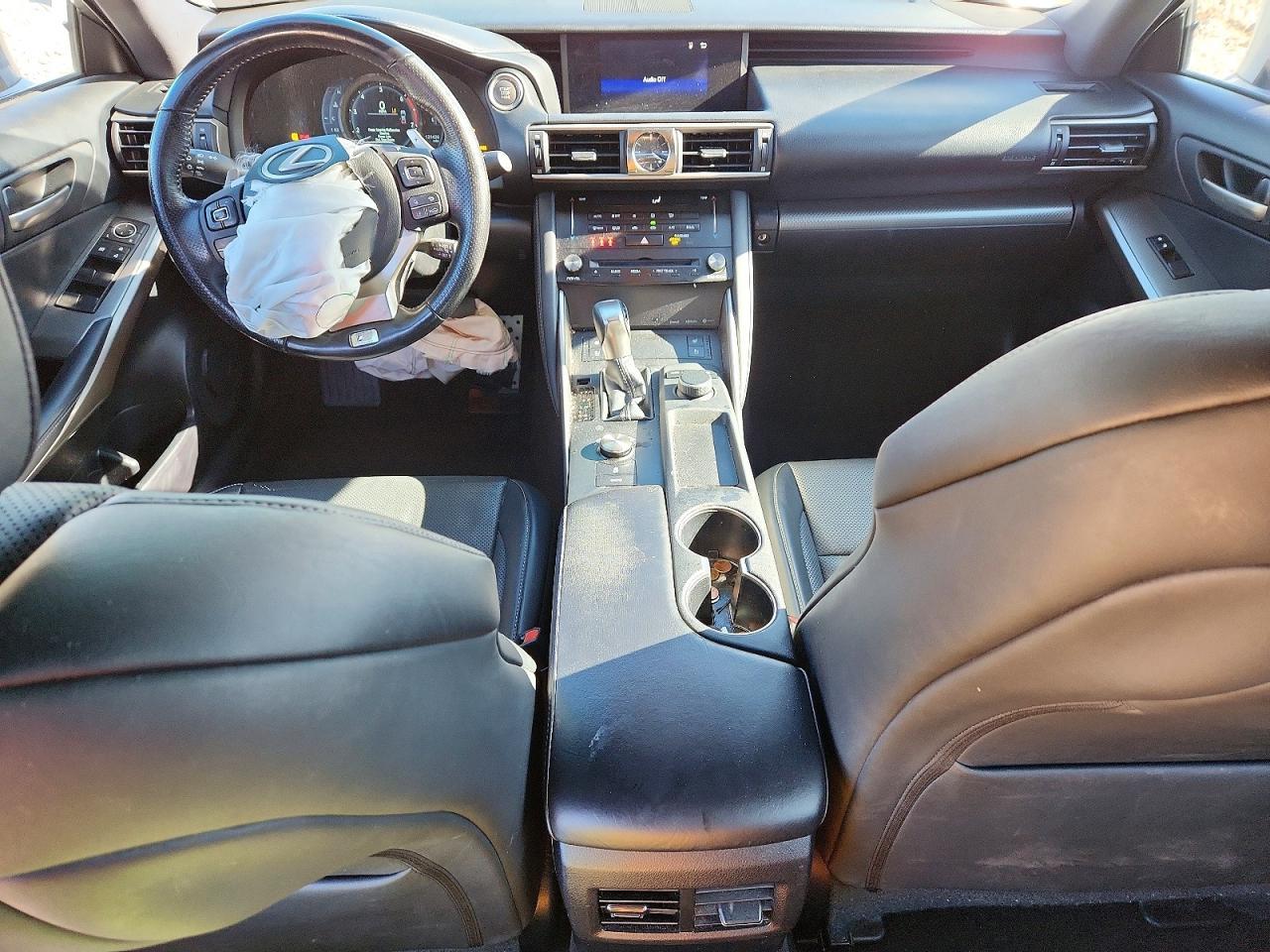 2018 LEXUS IS 300