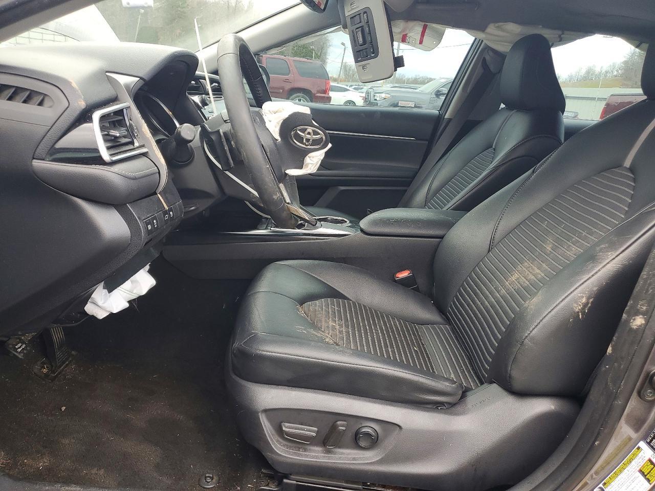 2018 TOYOTA CAMRY