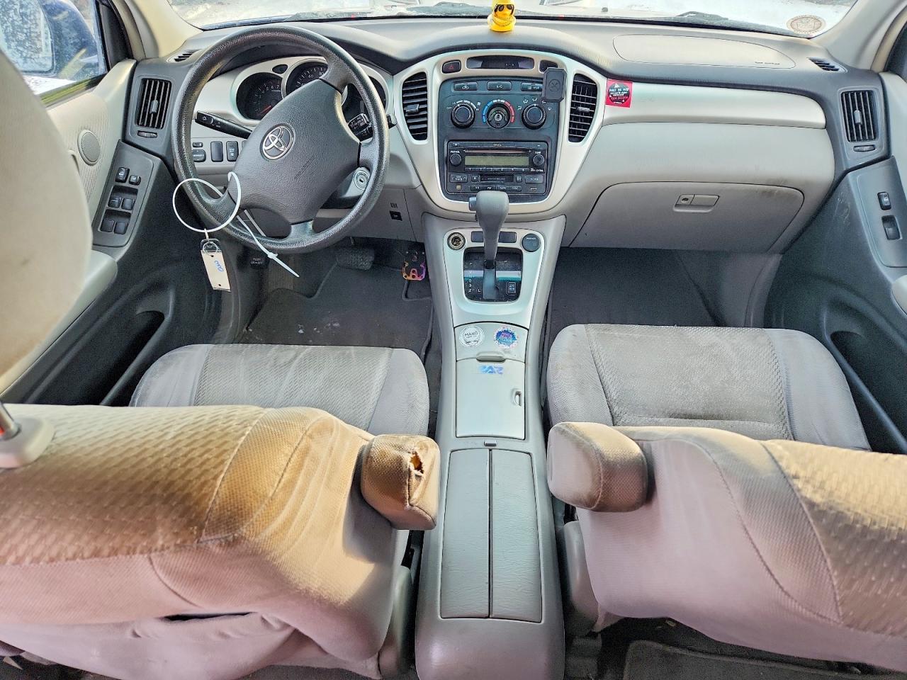2004 TOYOTA HIGHLANDER