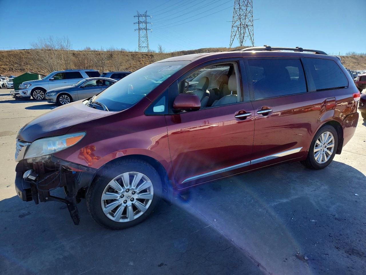 2011 TOYOTA SIENNA