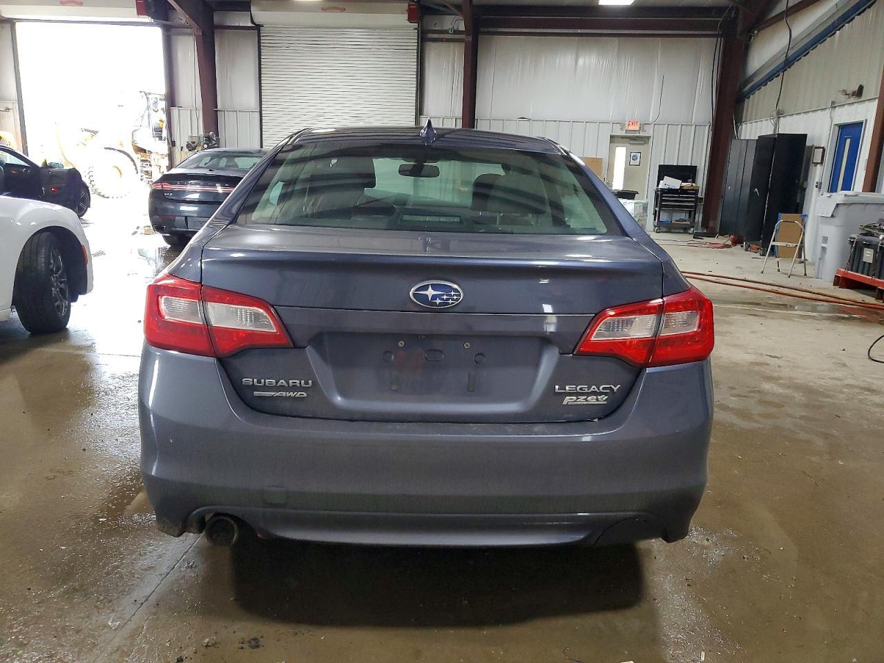 2017 SUBARU Legacy