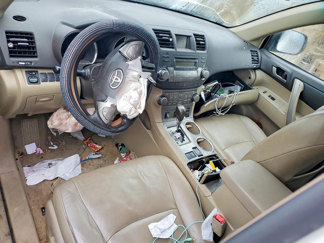 2010 TOYOTA HIGHLANDER