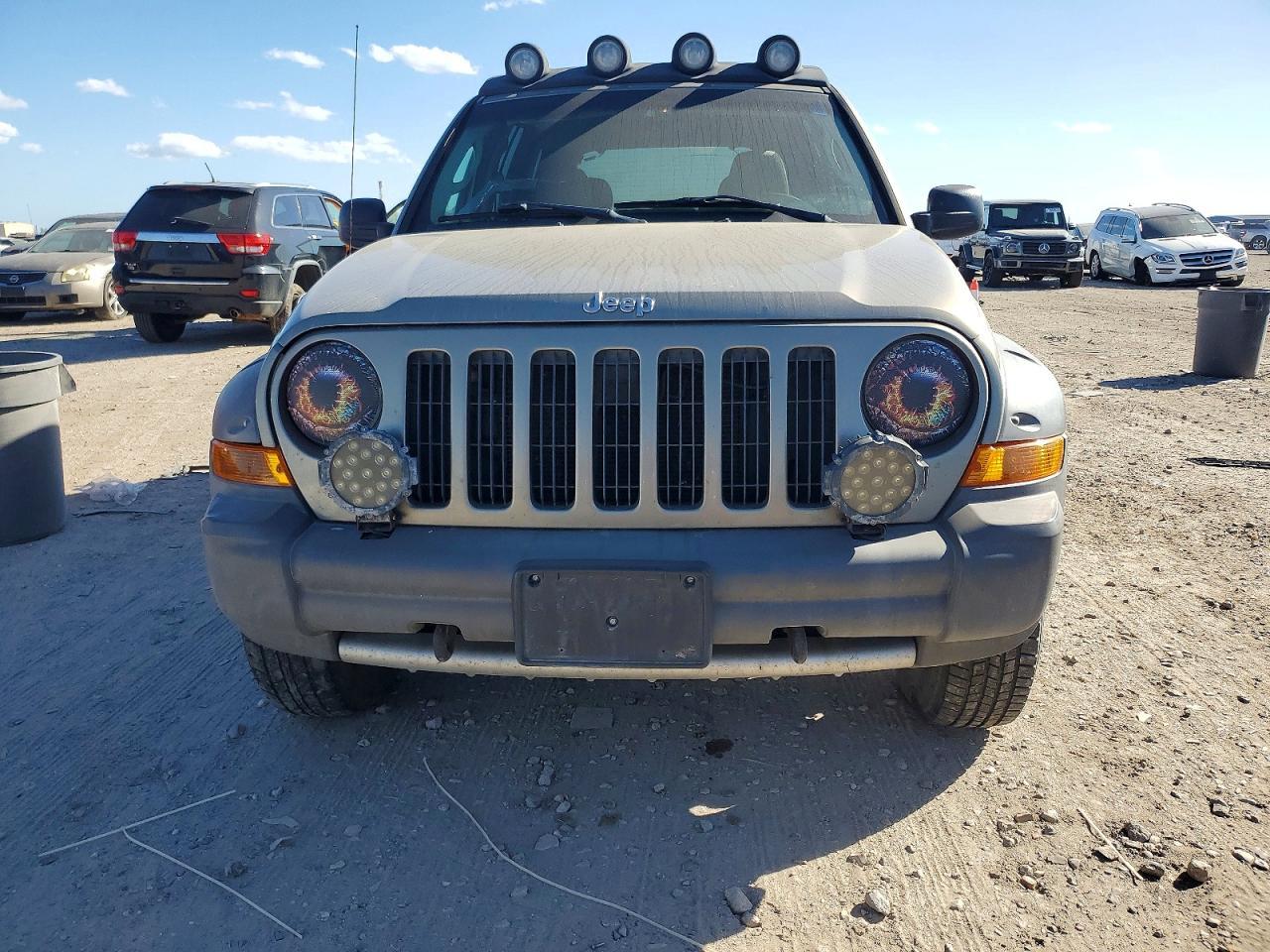 2005 JEEP Liberty