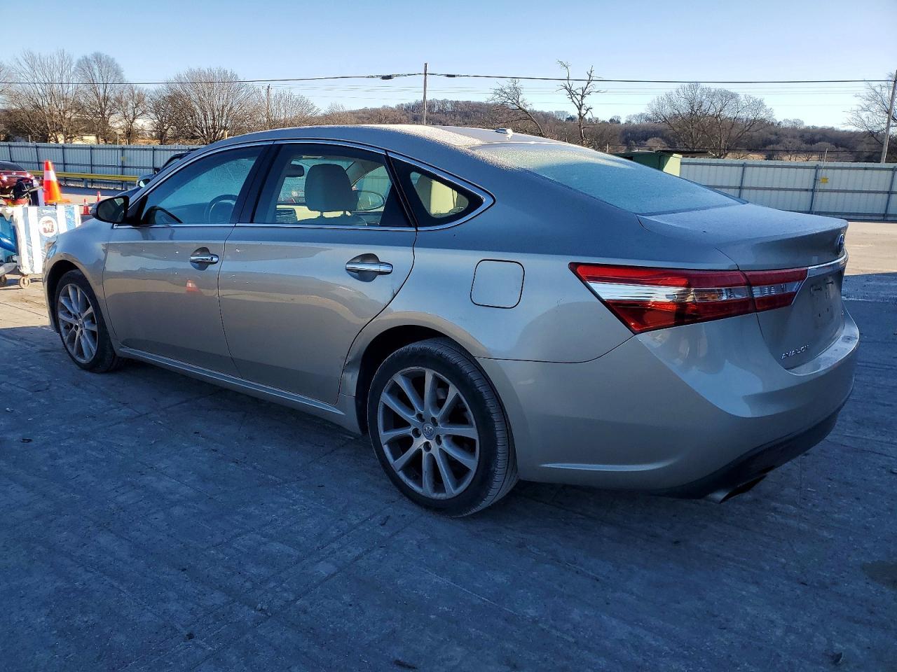 2013 TOYOTA Avalon