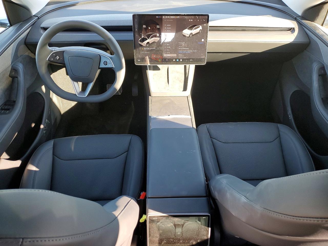 2026 TESLA MODEL Y