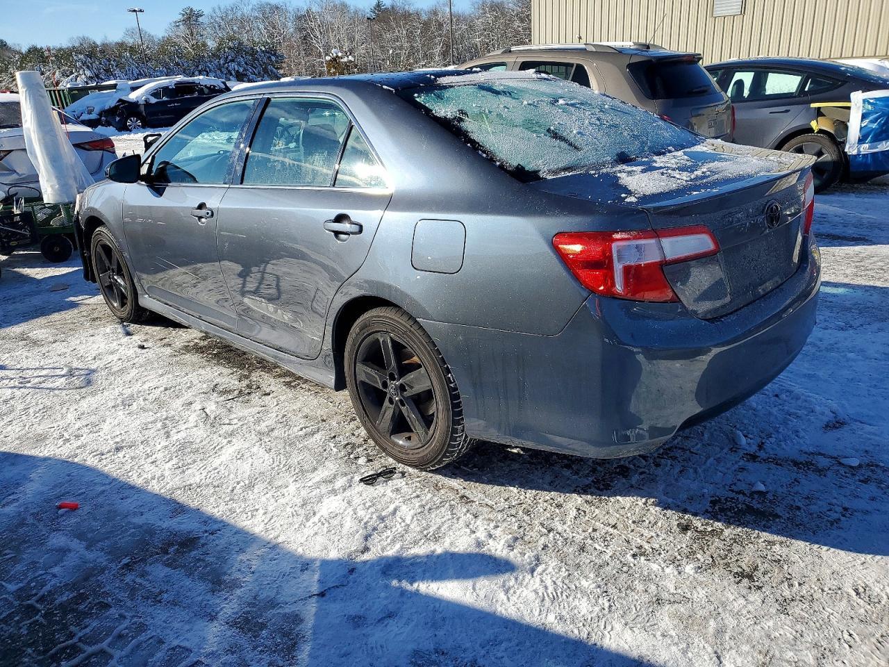 2014 TOYOTA CAMRY