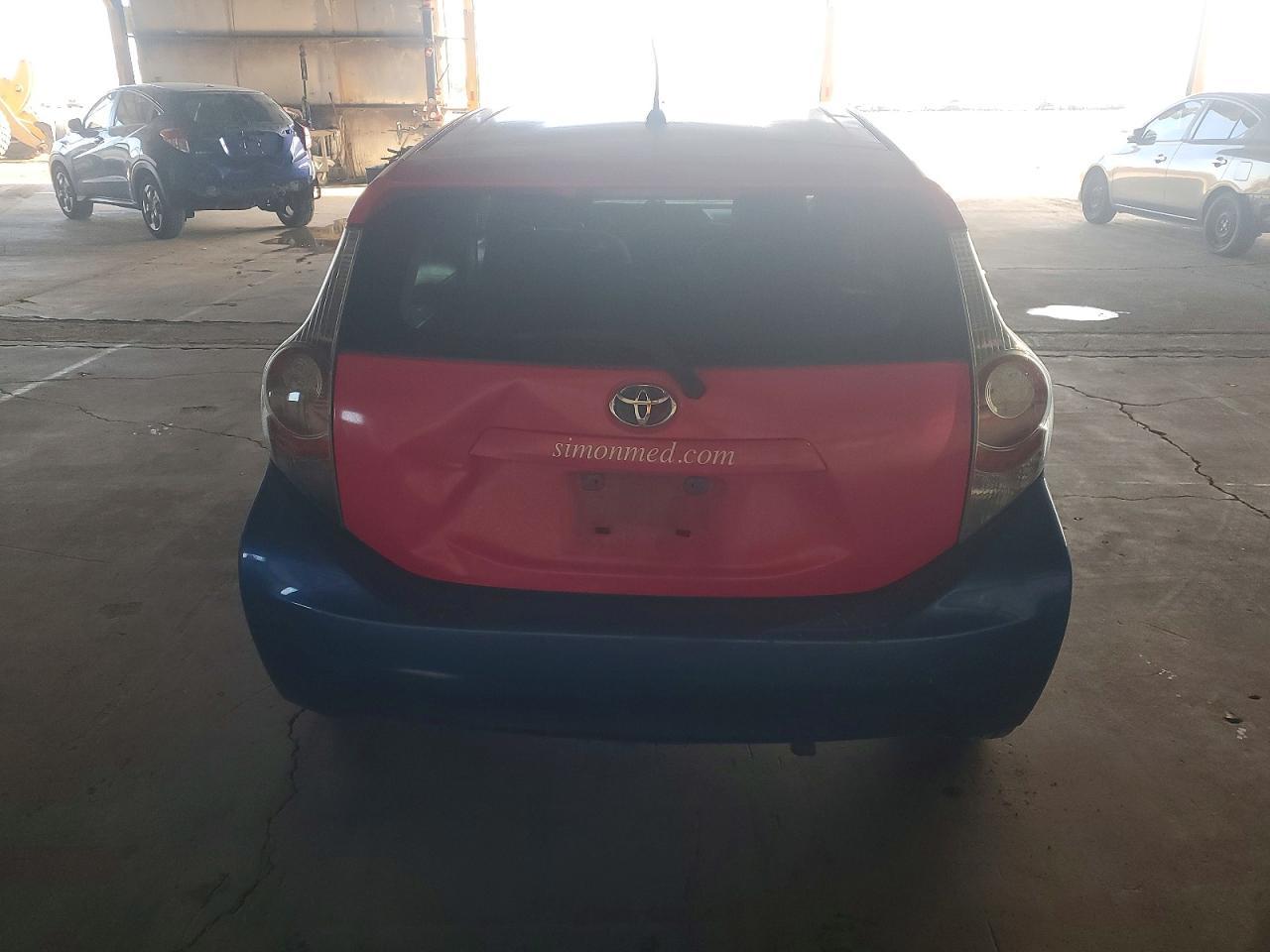 2014 TOYOTA Prius c