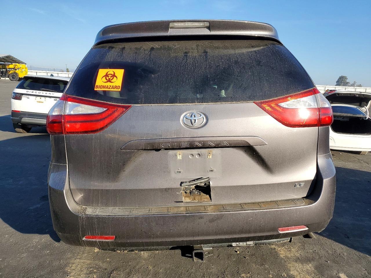 2016 TOYOTA SIENNA