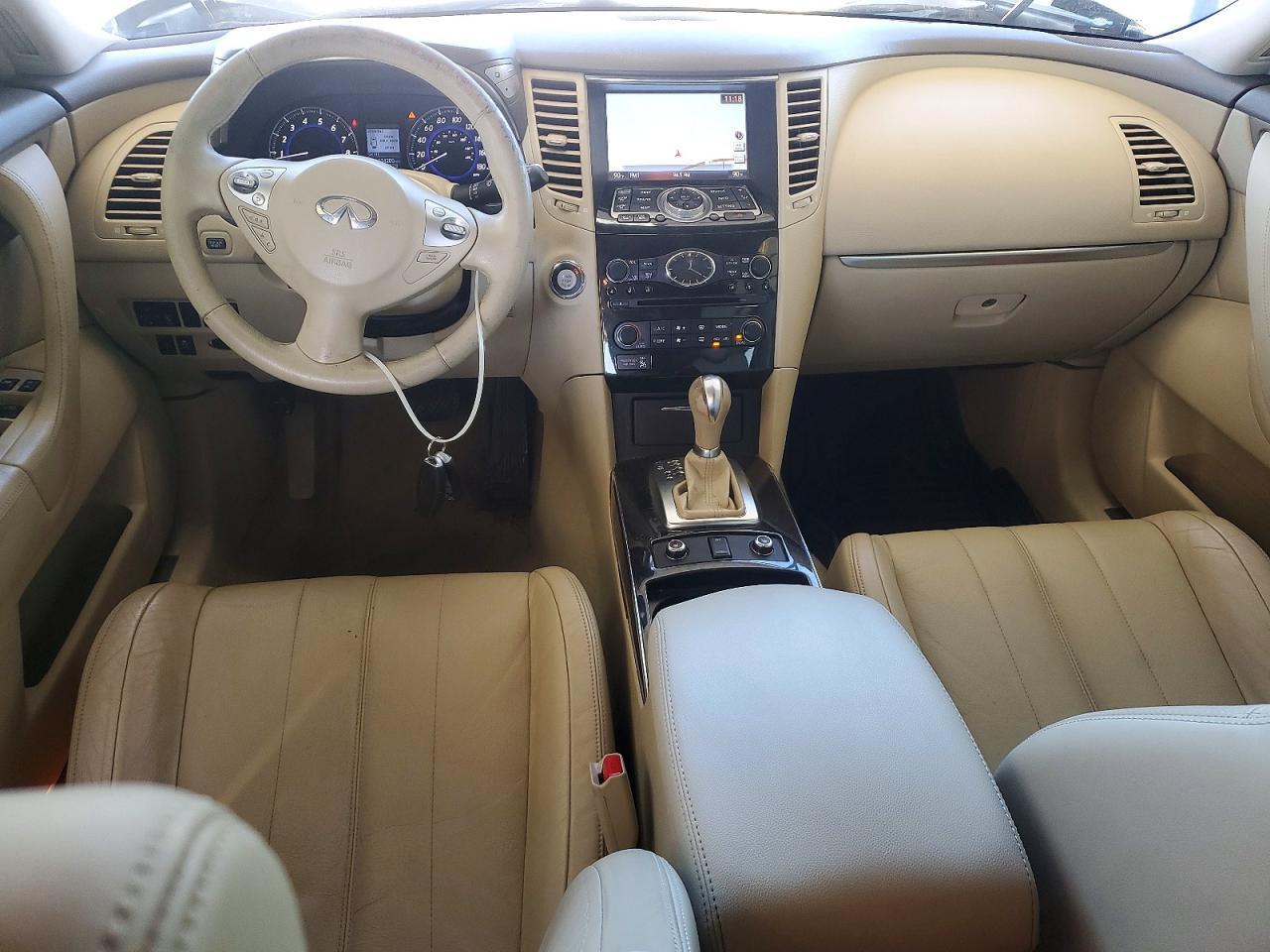 2016 INFINITI QX70