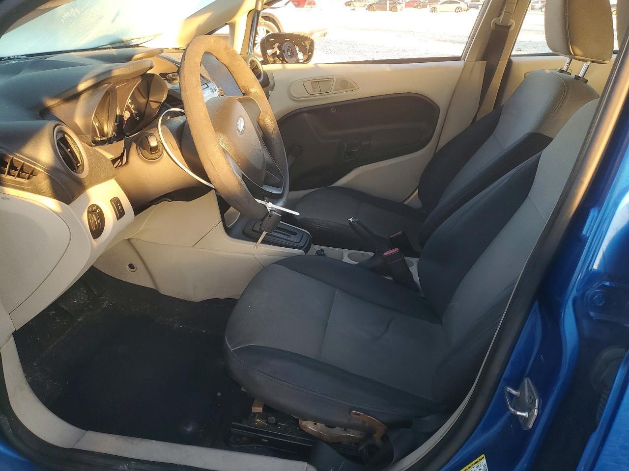 2011 FORD Fiesta