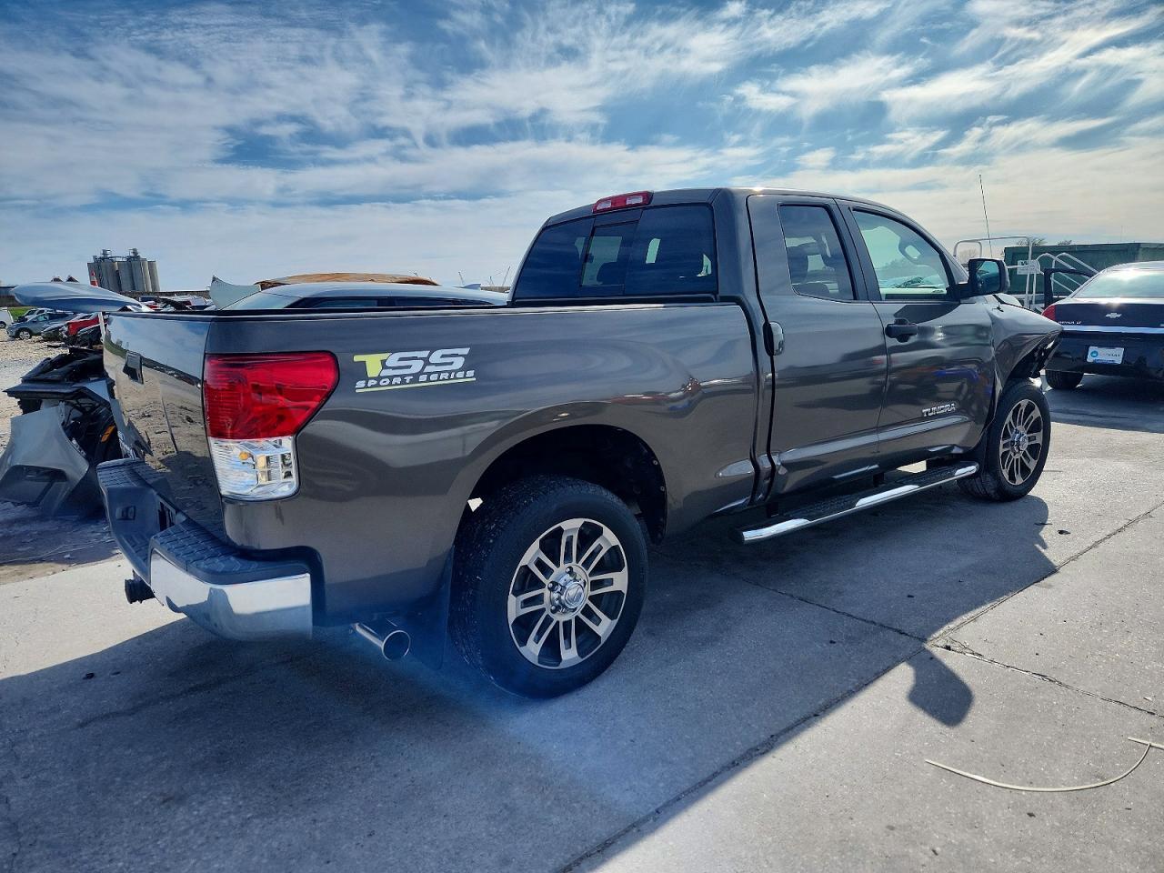 2012 TOYOTA TUNDRA